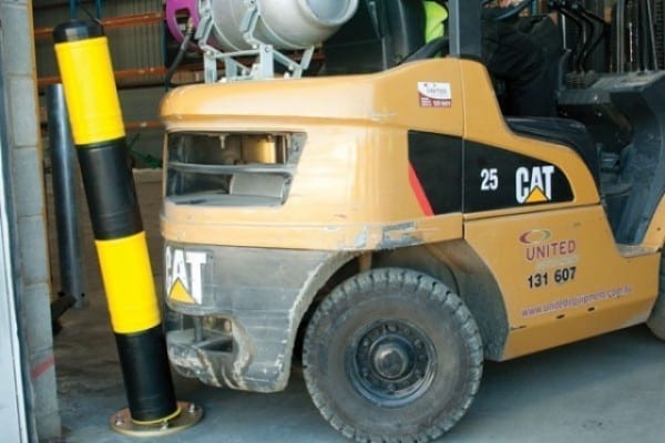 2.shock absorbing bollards 140mm 5416377a12 302065b936