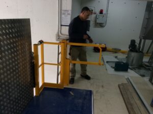 Dock hoist scissor lift 2