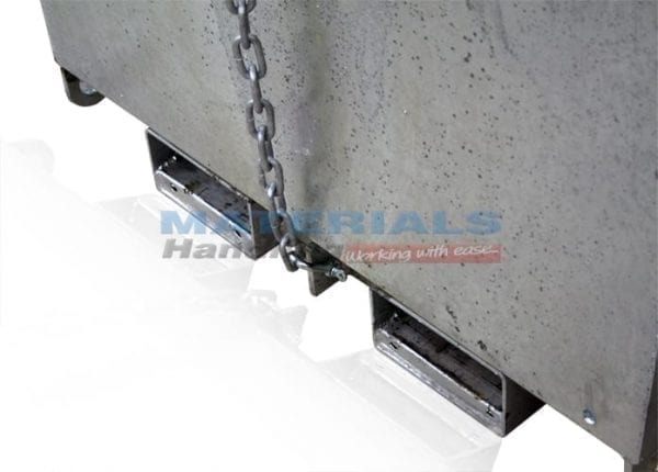 MWCB9x23 Crane Bin fork pockets and safety chain
