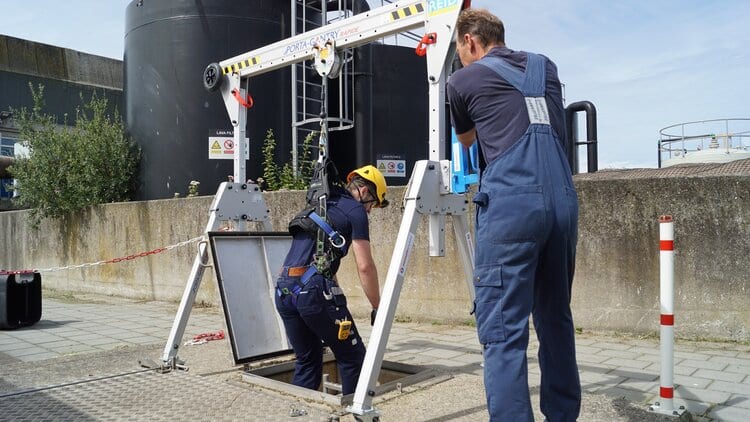PORTA GANTRY RAPIDE Tractel FAR retrieval Eurosafe September 2017 001
